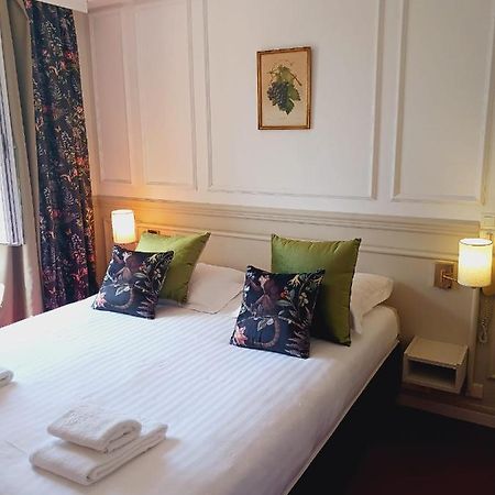 Logis Le Relais Imperial Hotel Saint-Vallier-de-Thiey Kültér fotó