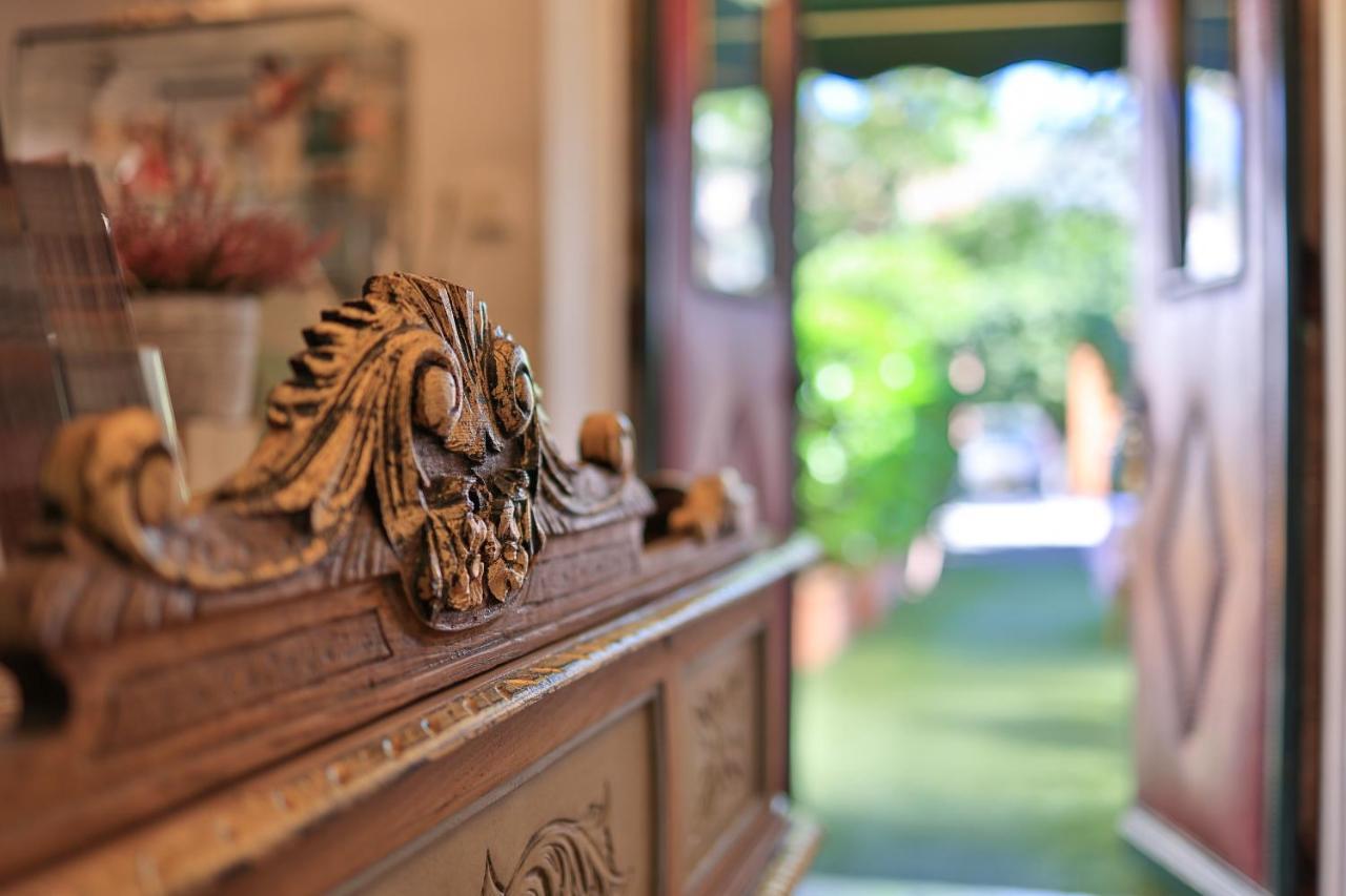 Logis Le Relais Imperial Hotel Saint-Vallier-de-Thiey Kültér fotó