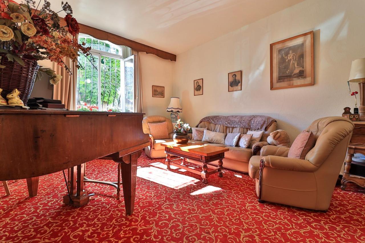 Logis Le Relais Imperial Hotel Saint-Vallier-de-Thiey Kültér fotó