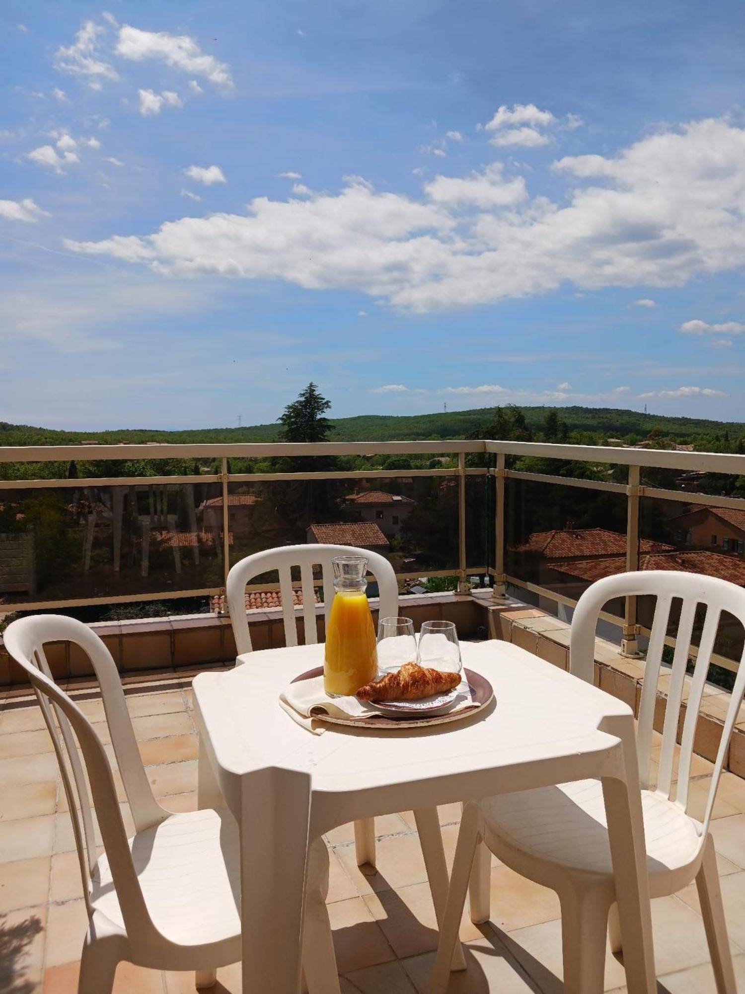 Logis Le Relais Imperial Hotel Saint-Vallier-de-Thiey Kültér fotó