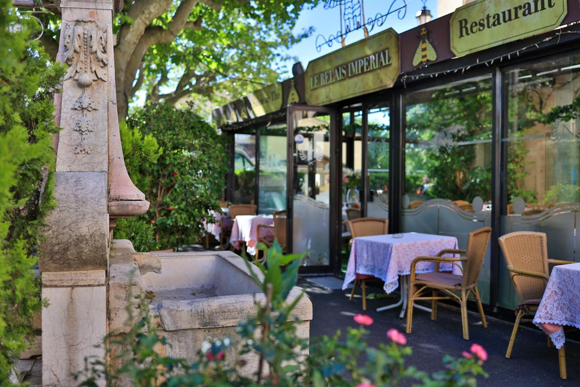 Logis Le Relais Imperial Hotel Saint-Vallier-de-Thiey Kültér fotó