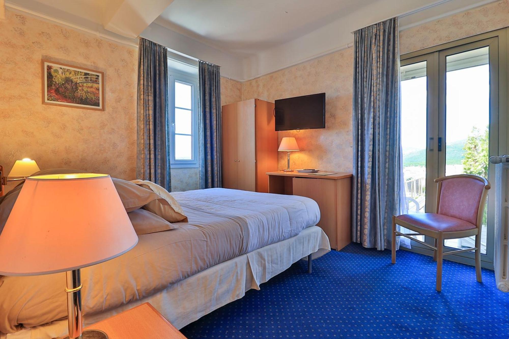 Logis Le Relais Imperial Hotel Saint-Vallier-de-Thiey Kültér fotó