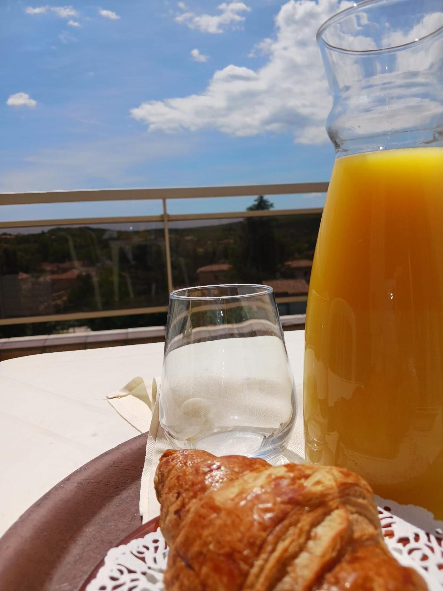 Logis Le Relais Imperial Hotel Saint-Vallier-de-Thiey Kültér fotó
