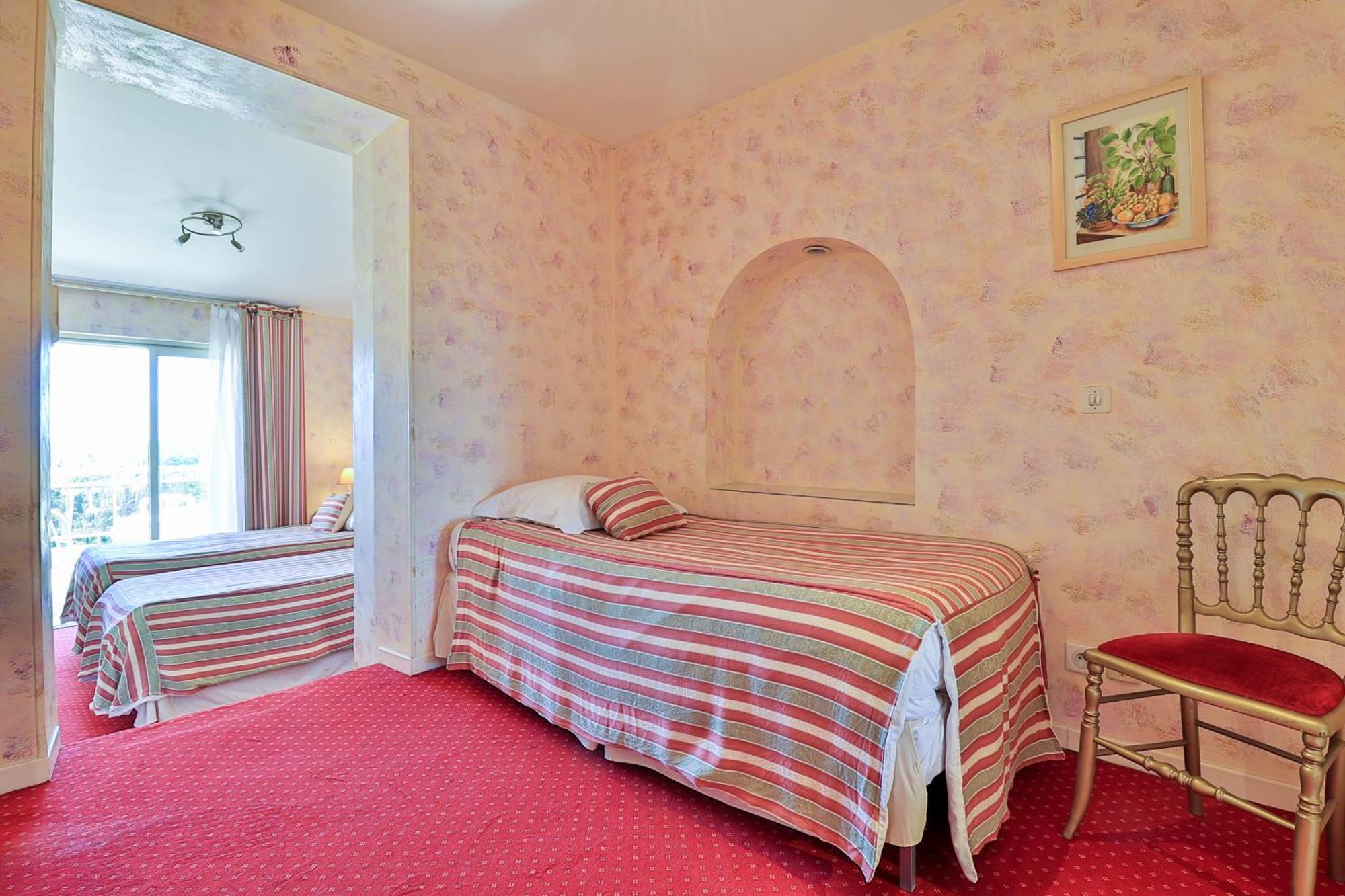 Logis Le Relais Imperial Hotel Saint-Vallier-de-Thiey Kültér fotó