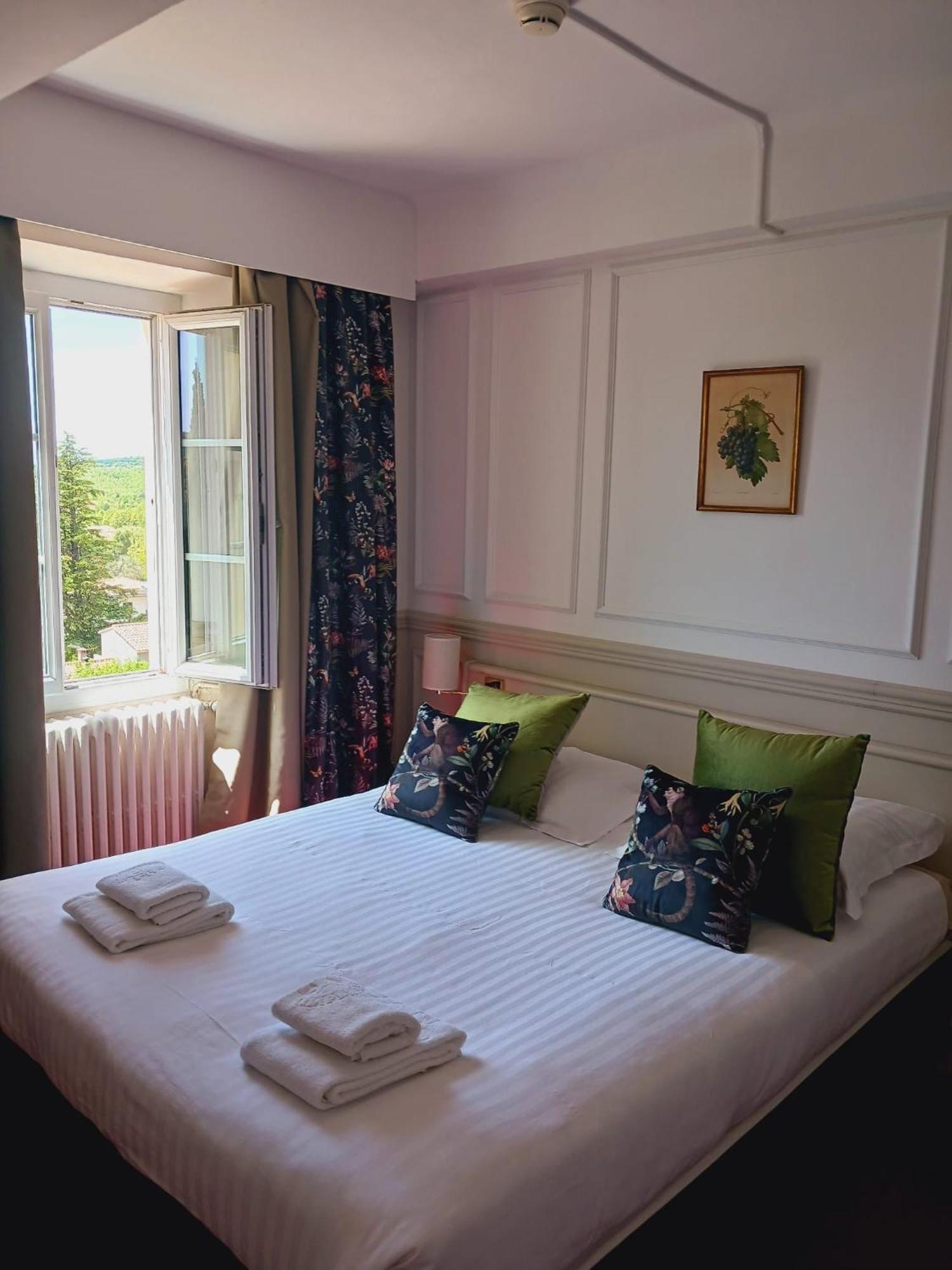 Logis Le Relais Imperial Hotel Saint-Vallier-de-Thiey Kültér fotó