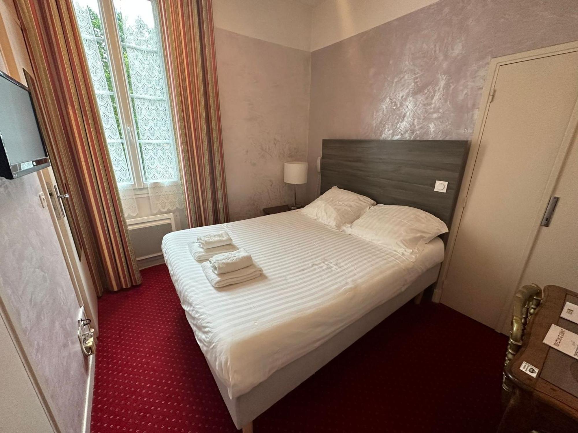 Logis Le Relais Imperial Hotel Saint-Vallier-de-Thiey Kültér fotó