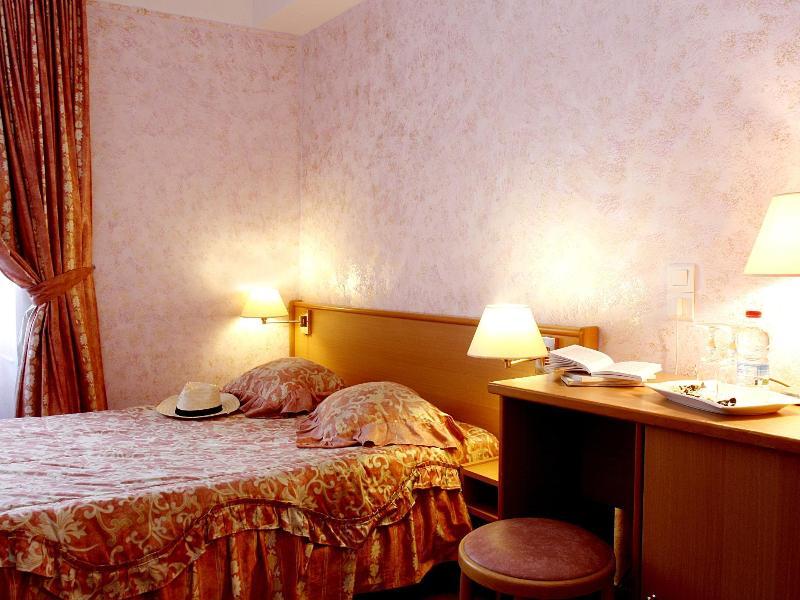 Logis Le Relais Imperial Hotel Saint-Vallier-de-Thiey Kültér fotó