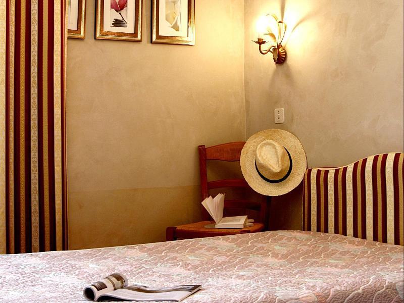 Logis Le Relais Imperial Hotel Saint-Vallier-de-Thiey Kültér fotó